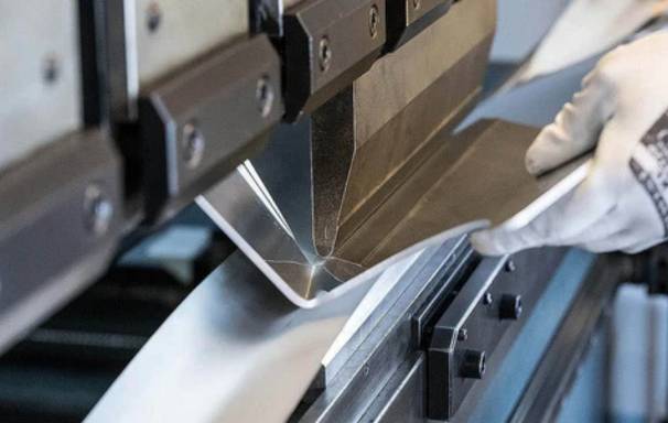 Ipari élhajlító gépek